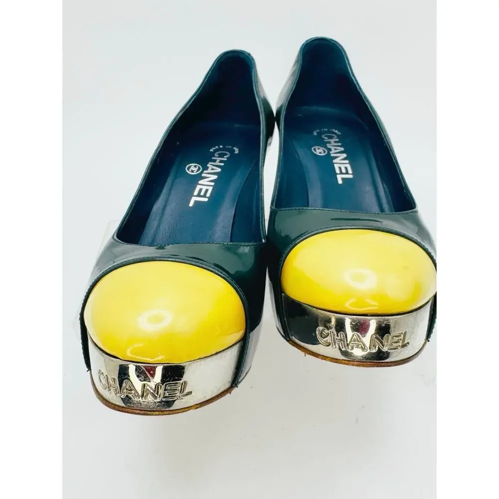 Chanel Vintage Y2K Green Patent Leather Cap Toe Platform Pumps EU 37